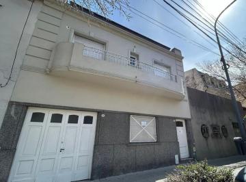 PH · 80m² · 3 Ambientes · 1 Cochera · P. H 3 Ambientes.130 m² Totales 80 m² Cub. Garage 5.2 X 2.5.