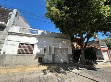 Casa · 110m² · 3 Ambientes · 1 Cochera · Casa Lote Propio 8.66 X 18 Garage 5.6 X 3. Fondo Libre 7 X