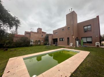 Casa · 212m² · 4 Ambientes · 2 Cocheras · Casa en Alquiler Los Arboles Valle Escondido Jardín Pileta