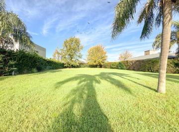 Terreno · 950m² · Lote en Cadaques - Funes Hills