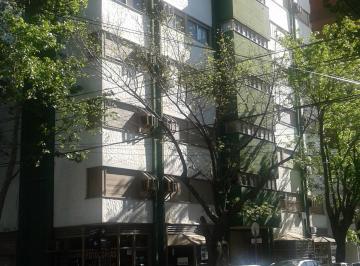 Departamento de 3 ambientes, Quilmes · Departamento de Tres Ambientes con Cochera y Baulera. Sum. Quilmes Centro.