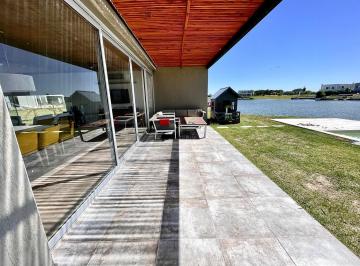 Casa · 300m² · 8 Ambientes · 4 Cocheras · Venta Casa a La Laguna Barrio San Sebastian A1