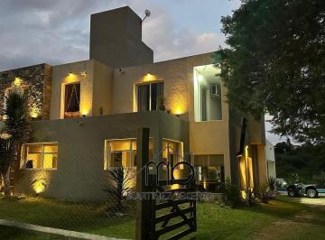 Casa de 5 ambientes, Villa Lago Azul · Casa en Venta - B° Privado Lago Azul - Carlos Paz - Usd $280.000