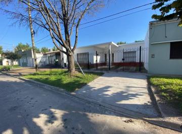 Casa · 230m² · 6 Ambientes · 8 E/ 518bis y 519