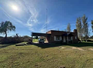 Quinta vacacional · 250m² · 4 Ambientes · 2 Cocheras · Casa Quinta en 5.000 m² en PH con Pileta