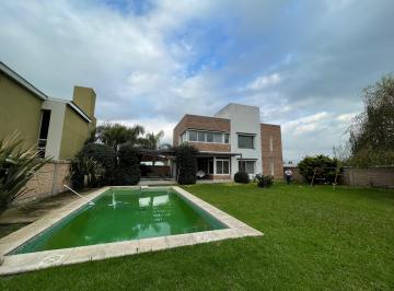 Casa de 4 ambientes, Funes · Casa en Funes