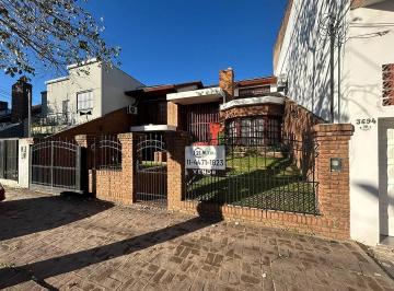 Casa · 141m² · 4 Ambientes · 3 Cocheras · Venta de Casa Chalet 4 Ambientes en Florencio Varela Apta Crédito