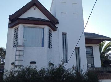 Casa · 140m² · 5 Ambientes · 3 Cocheras · Casa en Venta 5 Ambientes Multifamiliar - San Antonio de Padua