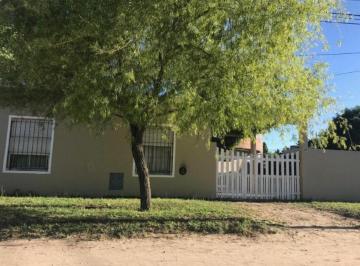 Casa · 90m² · 3 Ambientes · 1 Cochera · Venta Casa 2 Amb con Monoambiente