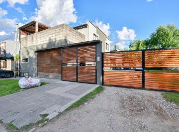 PH · 66m² · 3 Ambientes · 1 Cochera · Moderno Dúplex de 2 Dormis en 35 E/ Montevideo y 175, Berisso