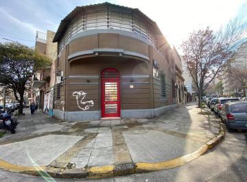 Oficina comercial · 200m² · 6 Ambientes · Alquiler Local U Oficina Esquina 200 m² Sobre Lote Propio Sin Expensas!