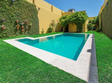 Casa · 280m² · 5 Ambientes · 2 Cocheras · Venta Casa en Piñeyro Sobre Lote Propio