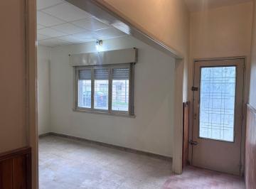 Casa · 115m² · 3 Ambientes · 1 Cochera · Venta Casa 3 Ambientes con Patio y Cochera en San Justo