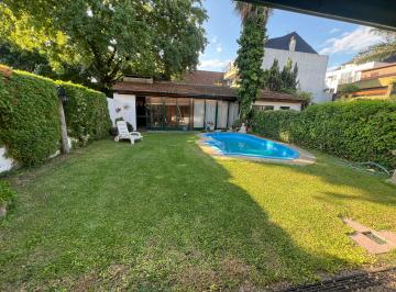 Casa de 4 ambientes, San Isidro · Increíble Casa con Gran Jardín, Piscina y Quincho Ubicada a 3 Cuadras de Av