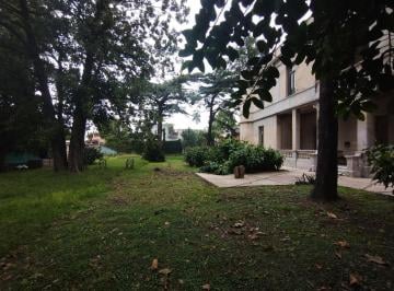 Casa · 795m² · 21 Ambientes · 4 Cocheras · Venta de Casa Histórica en Florida, Vicente López
