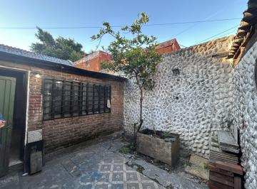 Casa · 120m² · 3 Ambientes · 2 Cocheras · Casa o Terreno Para Edificar en Nueva Pompeya