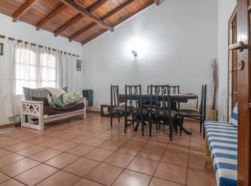 Casa · 101m² · 5 Ambientes · 1 Cochera · Venta Casa 4 Amb con Jardín - San Carlos