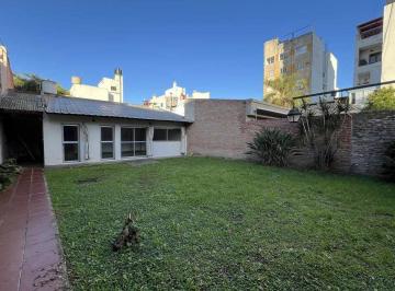 Imagen 1 - Casa de 2 dormitorios, con patio y quincho cubierto. A reciclar. - · Casa de 2 Dorm., con Patio y Quincho Cubierto. a Reciclar.