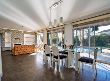 Casa · 164m² · 6 Ambientes · 2 Cocheras · Venta/permuta Casa 3 Dorm. Pileta - Funes Hills Cadaques