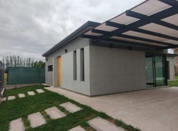 Casa · 150m² · 5 Ambientes · 2 Cocheras · Casa en Venta con Pileta Vistalba Lujan de Cuyo
