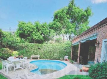 Casa · 250m² · 5 Ambientes · 5 Cocheras · Casa en Venta 5 Ambientes en Hurlingam