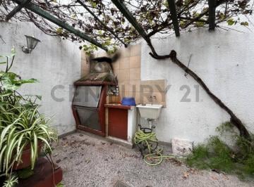 Casa · 102m² · 4 Ambientes · Venta Casa 4 Ambientes + Escritorio - Patio - Parrilla - Terraza - Floresta