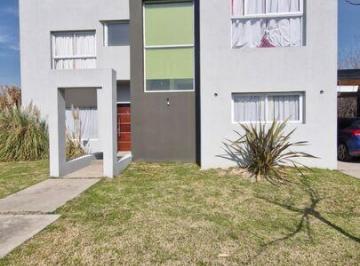 Casa · 175m² · 5 Ambientes · 1 Cochera · Venta - Casa - Barrio San Marco - Al Agua - 5 Ambientes