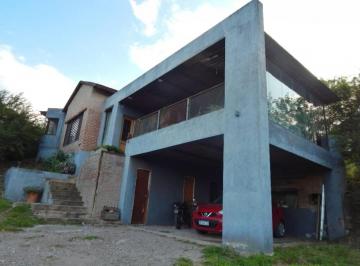 Casa · 250m² · 4 Ambientes · Casa en Venta - 3 Dorm. 2 Baños - Villa Allende