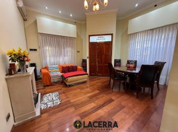 Casa · 135m² · 4 Ambientes · 1 Cochera · PH en Venta Villa Ballester con Terraza Propia