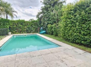 Casa · 161m² · 5 Ambientes · 1 Cochera · Venta - Casa - Barrio Cerrado Jacaranda - Apta Crédito