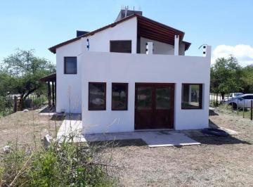Casa · 212m² · 4 Ambientes · Casa en Venta - 3 Dorm. 3 Baños - Córdoba
