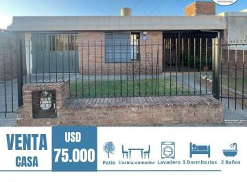 Casa de 4 ambientes, Córdoba · Venta Casa - Apto Credito Hipotecario (Bº Los Plátanos)