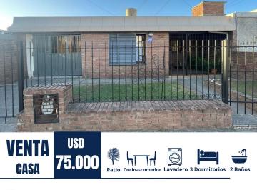 Casa de 4 ambientes, Córdoba · Venta Casa - Apto Credito Hipotecario (Bº Los Plátanos)