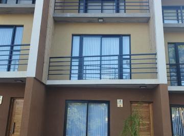 Departamento de 6 ambientes, Pinamar · Triplex con Cochera, Patio y Parrillero en Nayades. Pinamar