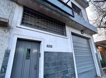 Bodega-Galpón de 3 ambientes, Rosario · Barrio Hospitales a m. Bv. Oroño