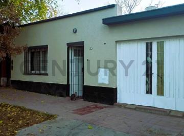 Casa · 90m² · 4 Ambientes · 1 Cochera · Venta de Casa en Dorrego