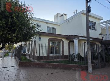 PH · 105m² · 3 Dormitorios · 2 Cocheras · Casa Esquina Conformada de 2 Ph!