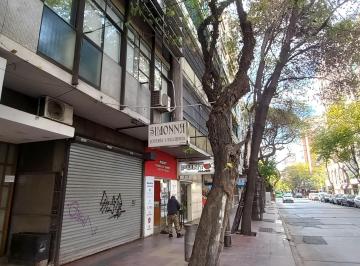 Oficina comercial de 2 ambientes, Ciudad de Mendoza · Lizana Propiedades Alquila Excelente Oficina Comercial en Calle 9 de Julio Cdad.