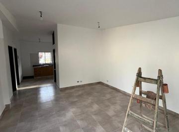 Casa · 65m² · 3 Ambientes · 1 Cochera · A Estrenar - Zona Comercial y Bancaria - Rapido Acceso a Capital - Sin Expensas