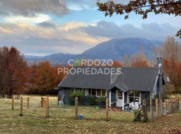 Campo de 4 ambientes, Epuyén · Chacra de 35 Ha con Mejoras