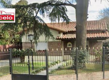 Casa de 8 ambientes, Almirante Brown · Chalet
