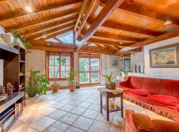Casa · 200m² · 5 Ambientes · 1 Cochera · Casa en Venta - 5 Ambientes - La Lucila