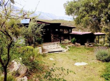 Casa · 75m² · 4 Ambientes · Cabaña en Venta en Achiras Arriba, con Mas de 1 Hectarea, Traslasierra!