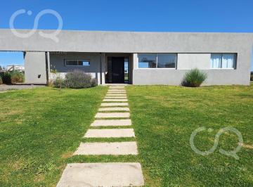 Casa · 133m² · 5 Ambientes · 2 Cocheras · Venta Casa Área 1 San Sebastián Pilar Escobar