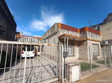 Casa · 70m² · 3 Ambientes · 2 Cocheras · Venta Casa 3 Ambientes con Cochera Castelar Norte