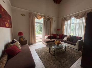 Foto · Casa en Lomas de La Carolina - Estilo Clásico