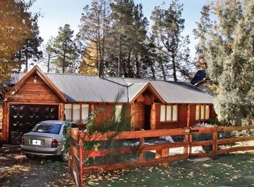 Casa · 125m² · 4 Ambientes · 1 Cochera · Casa Chalet en Alquiler en Melipal II, Bariloche, Patagonia