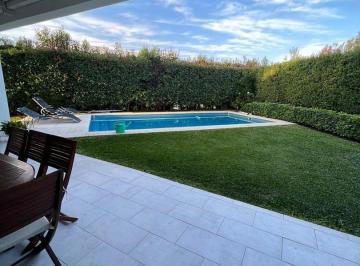 Casa · 280m² · 4 Dormitorios · Casa en Alquiler en Los Sauces, Nordelta, Tigre