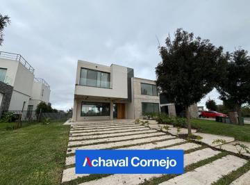 Casa · 342m² · 6 Ambientes · 2 Cocheras · Casa en Venta 5 Dorm. en Virazón Al Lago Central