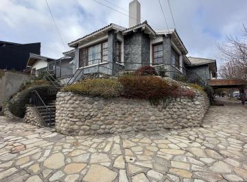 Casa · 333m² · Casa en Venta en Centro de Bariloche, Bariloche, Patagonia